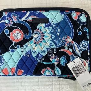 NWTVeraBradley Large Blush&Brush Case Lotus Flower